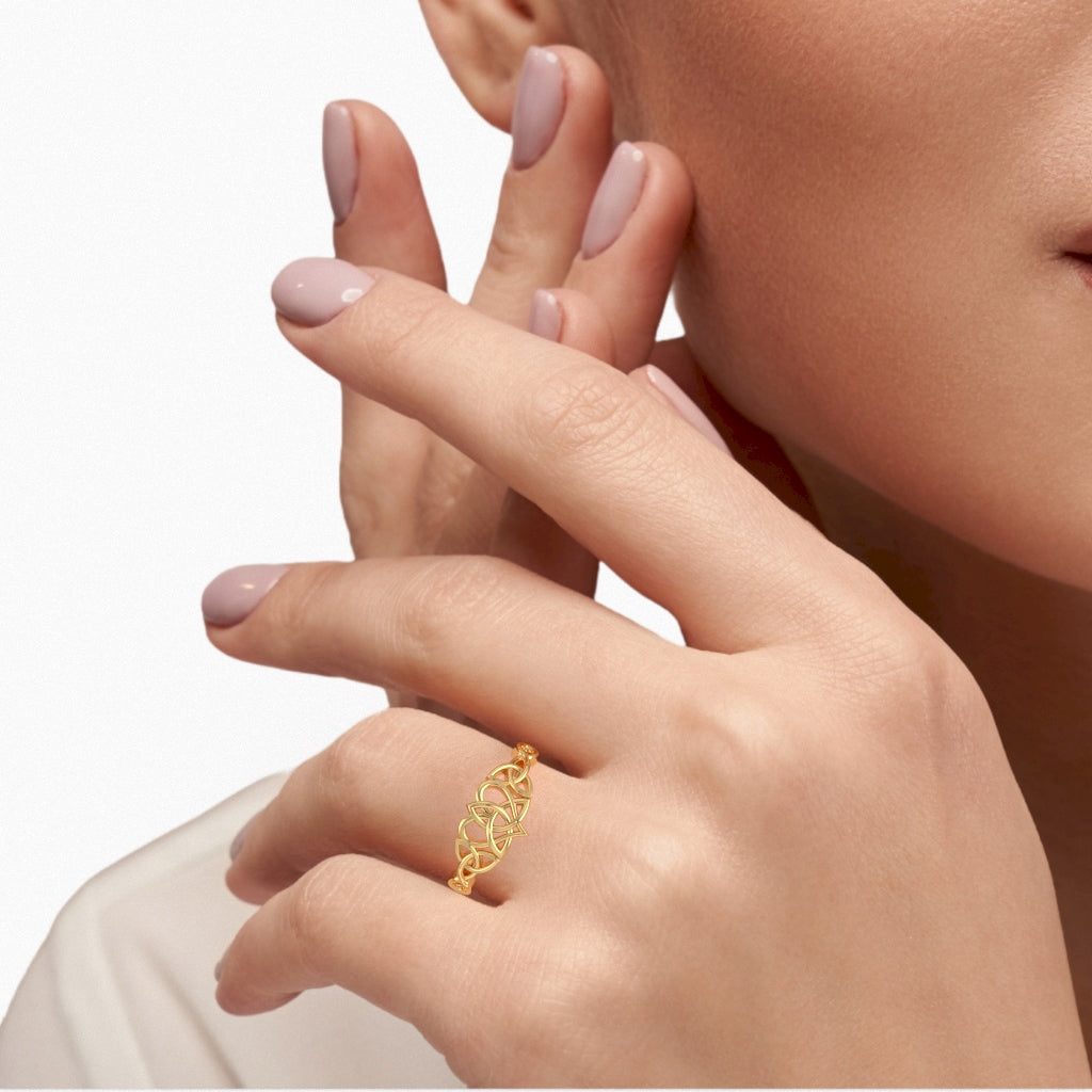 Claddagh Celtic Heart Love Ring Crafted In Solid 14k Yellow Gold